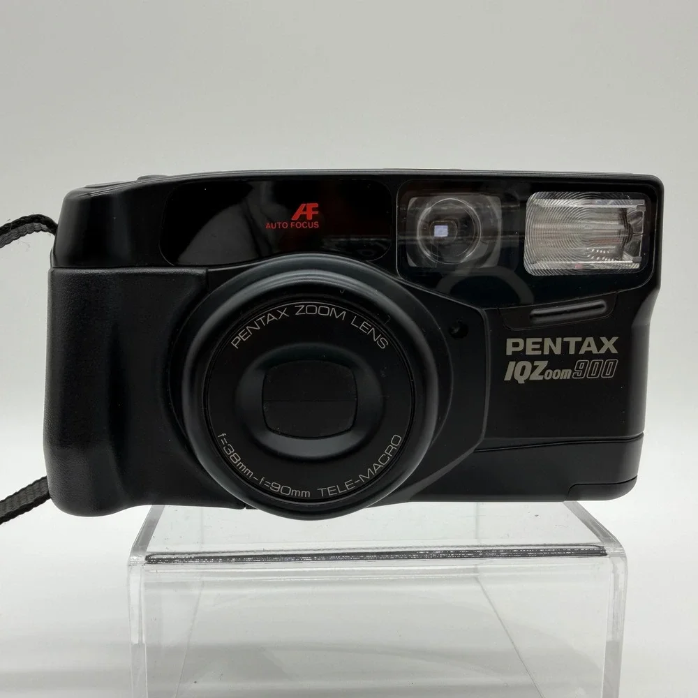 Pentax IQZoom 900 35mm Film Camera 38-90mm Zoom Lens Case Manual Strap